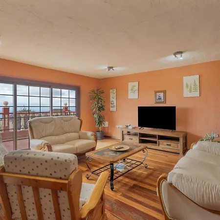 Casa El Pinito No Groups Under 27 * Tamaide