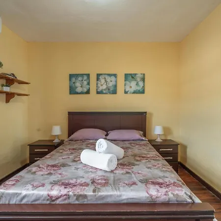 Feriehus Casa El Pinito No Groups Under 27 *