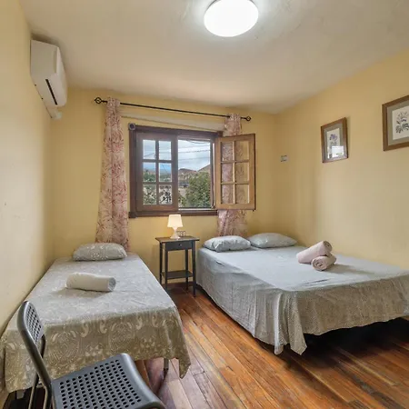 Casa El Pinito No Groups Under 27 * Tamaide